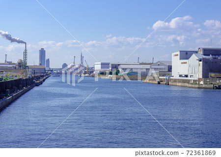 從會津川運河到崎州政府大樓的城市景觀 72361869