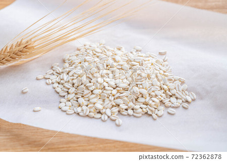 Rolled barley Rolled barley 72362878