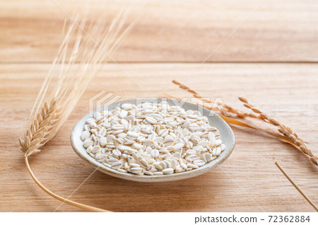 Rolled barley Rolled barley 72362884