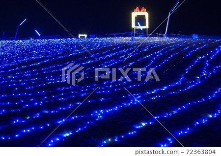 Illuminations that decorate the large pier in Yokohama Illuminations that decorate the large pier in Yokohama 72363804