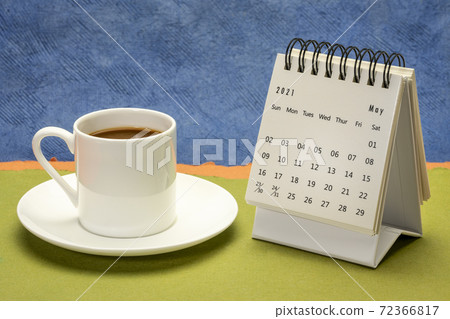 May 2021 - spiral desktop calendar 72366817