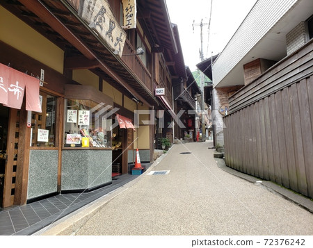 Alleys in tourist areas Alleys in tourist areas 72376242