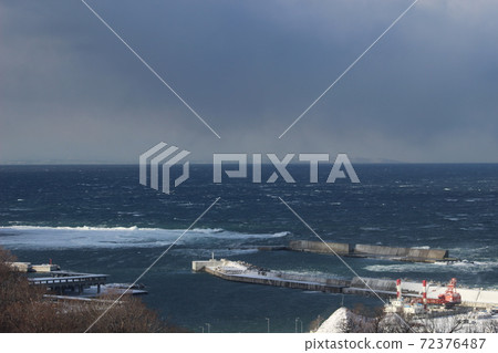 Winter fishing port in Shari Town, Hokkaido Winter fishing port in Shari Town, Hokkaido 72376487