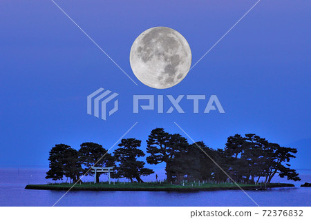 獅戶湖!在月夜下漂浮的神島 獅戶湖!在月夜下漂浮的神島 72376832