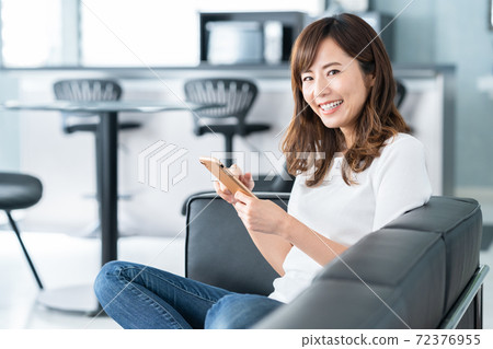 Women's living lifestyle smartphone 72376955