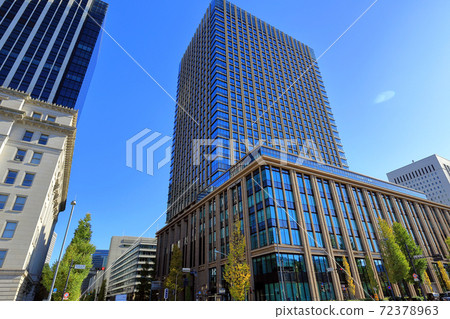 Tokyo walk around Marunouchi in autumn 72378963