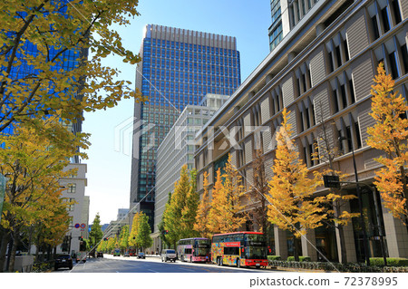 東京秋天在丸之內散步 東京秋天在丸之內散步 72378995