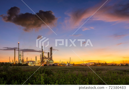 oil refinery industry plant 72380483