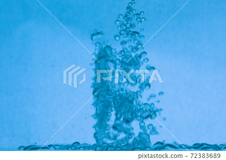 Image of liquids and bubbles (blue) Image of liquids and bubbles (blue) 72383689