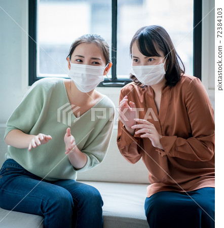 Mask wearing sisters Mask wearing sisters 72384103