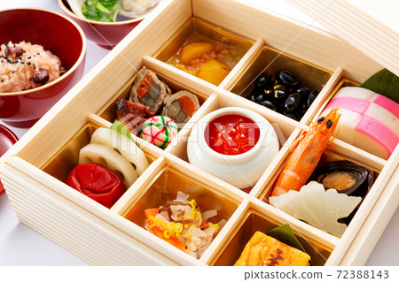 New Year dishes 72388143