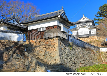 [岡山縣]碧山松山城在晴朗的天空下 72389333