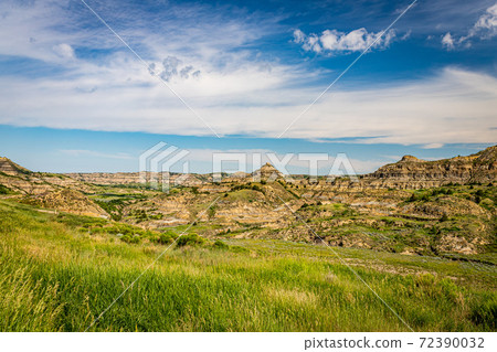 North Dakota Badlands 72390032