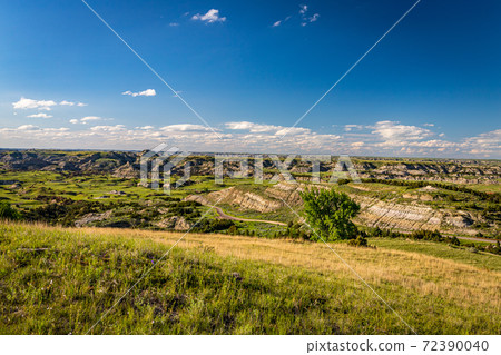 North Dakota Badlands 72390040