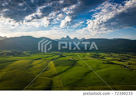 Grand Teton Mountain Range Grand Teton Mountain Range 72390233