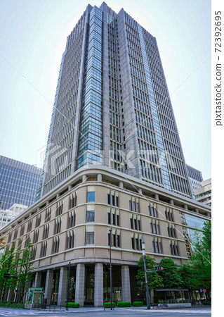 Marunouchi Building in front of Tokyo Station 72392695
