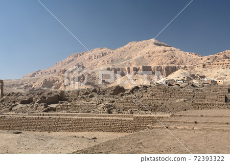 Egyptian ancient ruins Egyptian ancient ruins 72393322