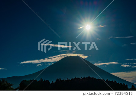 (Shizuoka Prefecture) The power of Asagiri Plateau and Diamond Fuji (Shizuoka Prefecture) The power of Asagiri Plateau and Diamond Fuji 72394515