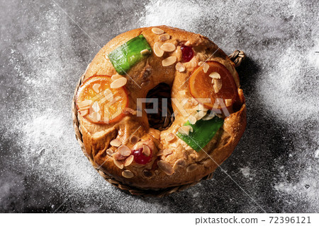 roscon de reyes, spanish three kings cake roscon de reyes, spanish three kings cake 72396121