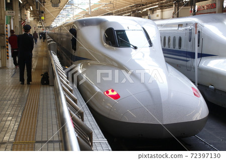 Tokaido Shinkansen N700 series (Tokyo Station) 72397130