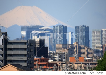 Fuji seen from Imai Bridge (Edogawa Ward) 72402294