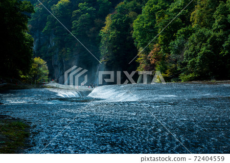 Fubuzuki waterfall 72404559