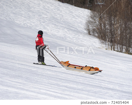 Ski patrol members 72405404