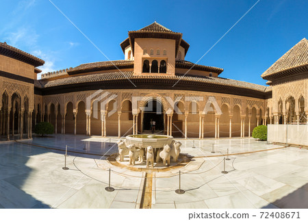 Court of Lions in Alhambra palace in Granada 72408671