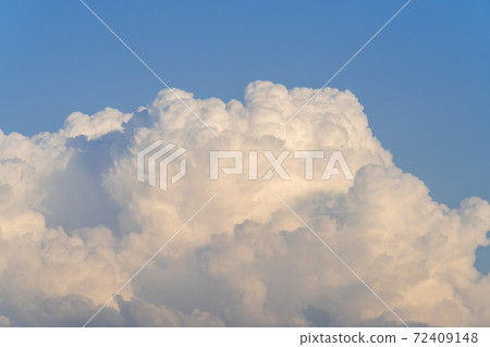 Sky photo: blue sky, white clouds, black clouds 72409148