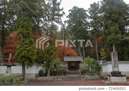 A temple that has the benefit of preventing theft (Unkou-ji Temple, Seto City, Aichi Prefecture) A temple that has the benefit of preventing theft (Unkou-ji Temple, Seto City, Aichi Prefecture) 72409261