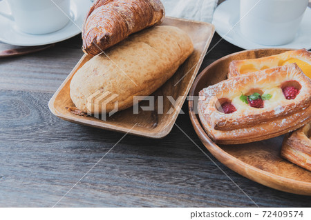 Tableware bread breakfast image material Tableware bread breakfast image material 72409574