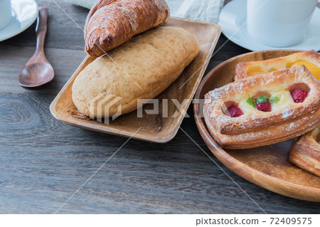 Tableware bread breakfast image material Tableware bread breakfast image material 72409575