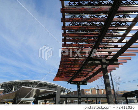 分形棚安裝在甲子園站和站前廣場 72411026