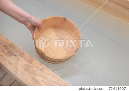 Hinoki bath hot spring bath Japanese style 72411607