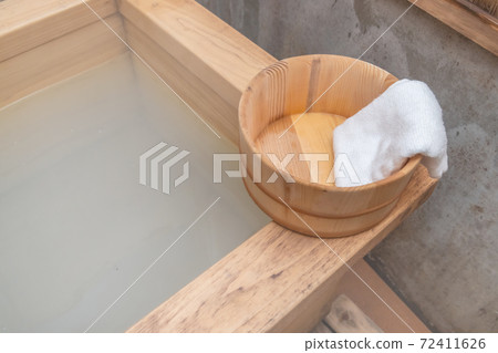 日式浴池溫泉浴 72411626