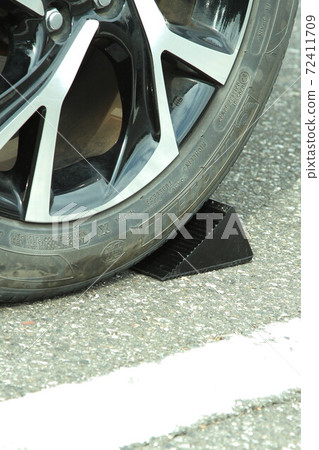 一個輪子塞子 72411709