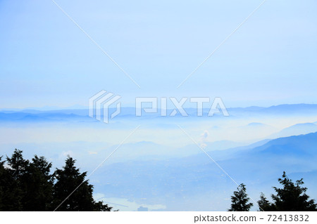 Sea of clouds scenery seen from Mt. Hiei Driveway observatory in Sakyo-ku, Kyoto, Mt. Hiei, frost, sea of clouds, mountains, [December] 72413832