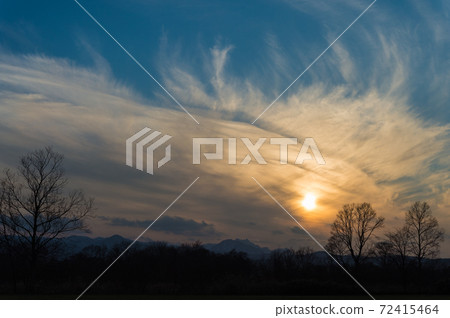 Late autumn sunset Late autumn sunset 72415464