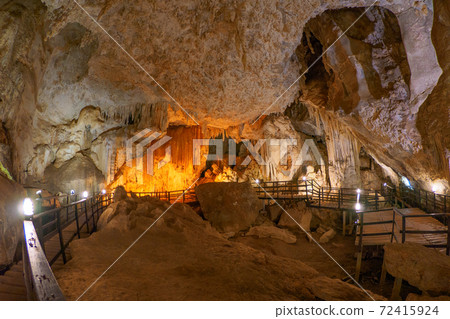 Limestone cave with sidewalk (Diamond Cave, Railay, Krabi Province, Kingdom of Thailand) 72415924