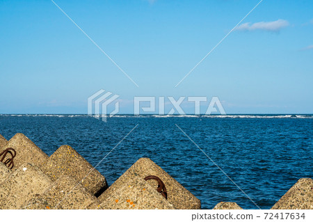 Coastal wave blocks and the sea 72417634