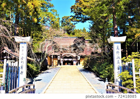 Koyasan / winter scenery 72418085