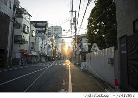 Bunkyo Ward cityscape and sunset 72418698