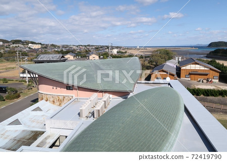 Roof with the motif of a Japanese envoy Roof with the motif of a Japanese envoy 72419790