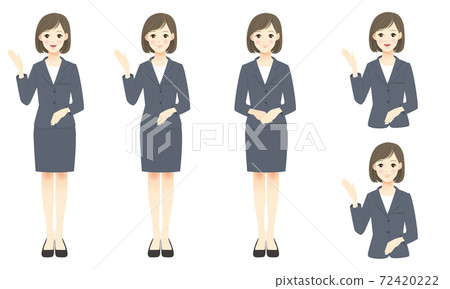 一位女士穿著西裝來展示 72420222