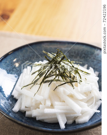 Shredded yam 72422196