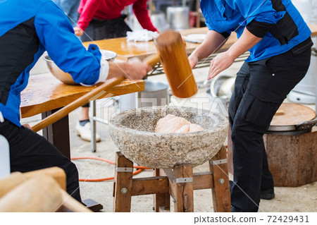 A state of sticking 72429431