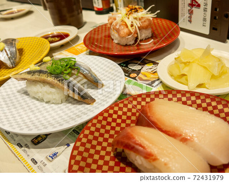 Rotary sushi 72431979