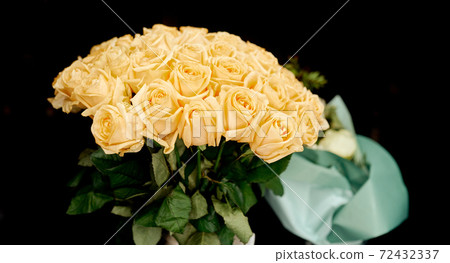 large bouquet of yellow roses 101 roses on a black background large bouquet of yellow roses 101 roses on a black background 72432337