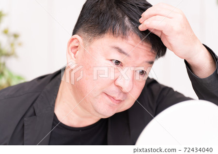 Men who care about gray hair Men who care about gray hair 72434040