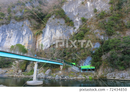 [岡山縣]倉倉瀑布（倉倉洞入口） 72434850
